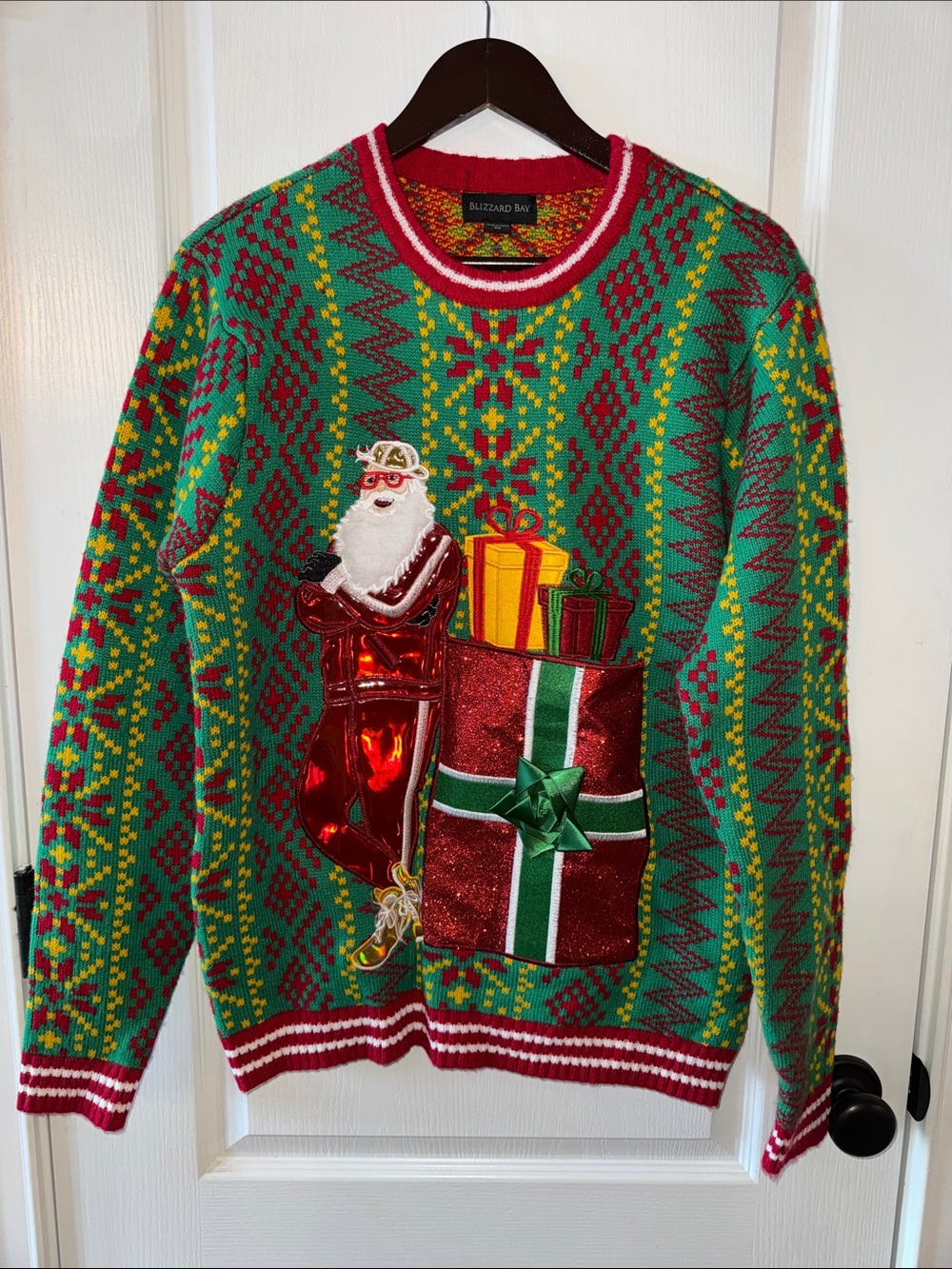Blizzard Bay Men's Festive Green & Red Crewneck Sweater